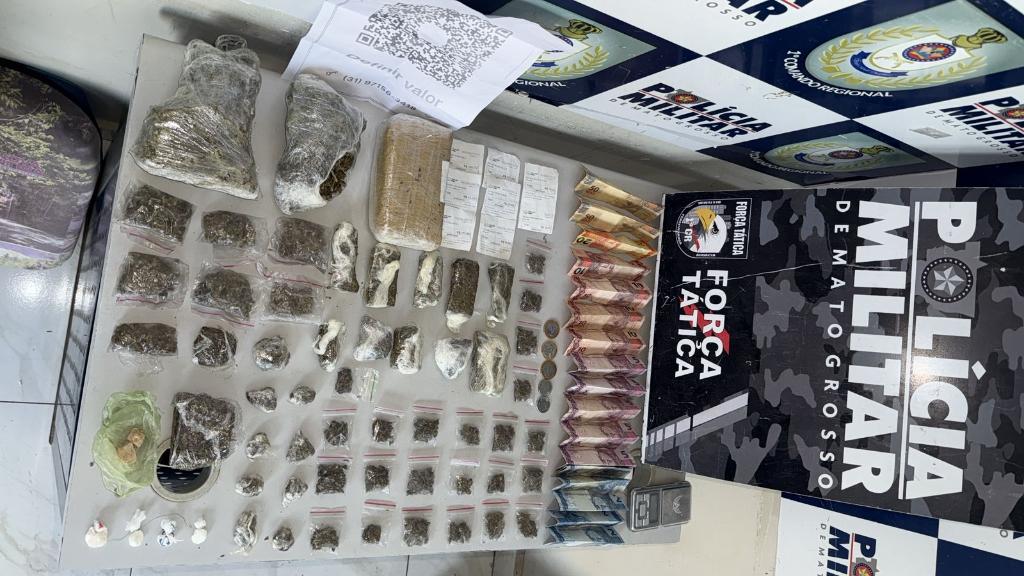 Força Tática prende três homens por tráfico de drogas e apreende 57 porções de entorpecentes