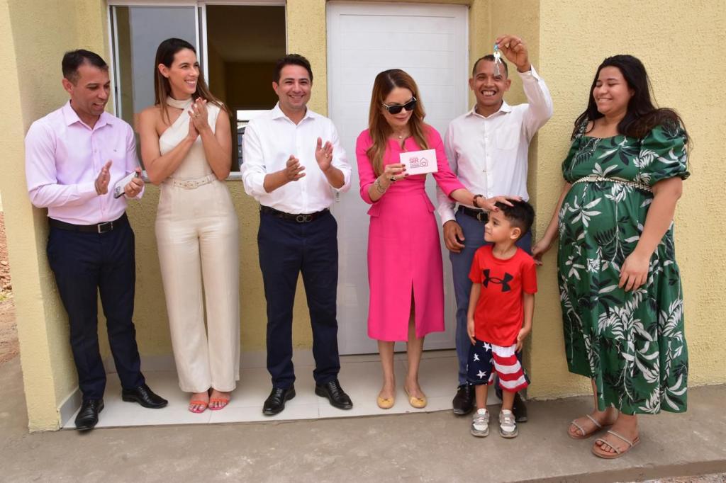 “Desde o Casamento Abençoado só tivemos bênçãos em nossas vidas e essa casa é um sonho realizado”, afirmou casal contemplado com casa sorteada