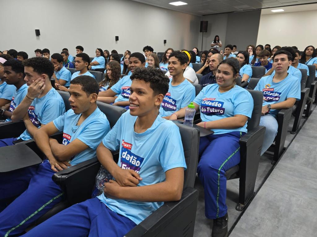 Alunos participam de palestra sobre cidadania fiscal e oficina de produção de vídeos do projeto Estudante – Cidadão do Futuro