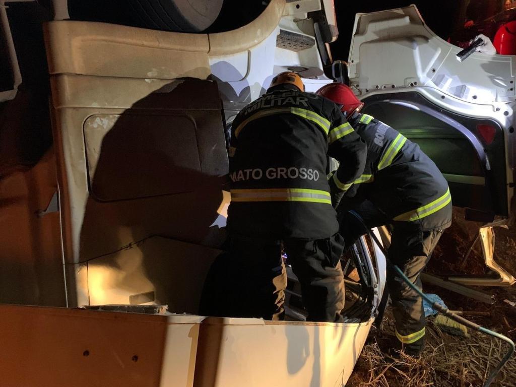 Corpo de Bombeiros atende duas ocorrências de capotamento de veículos com vítimas em diferentes municípios