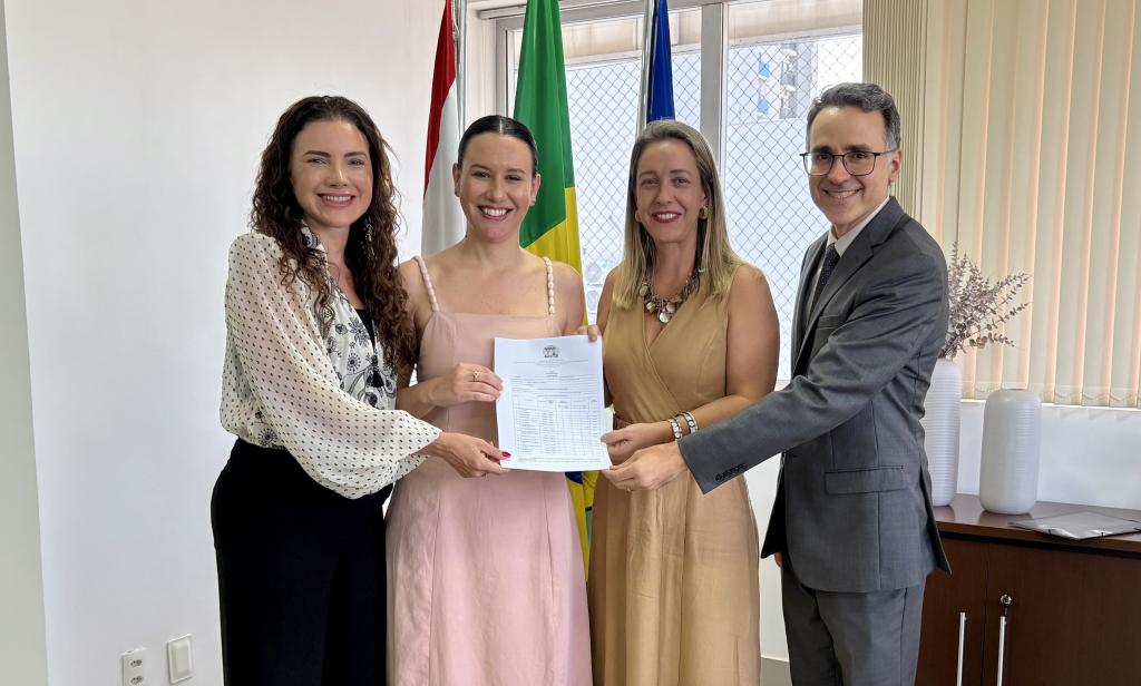 Secretaria de Educação formaliza adesão do Projeto MPT na Escola