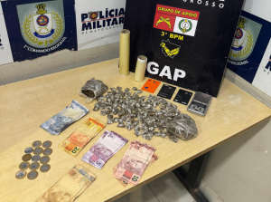 Polícia Militar conduz três suspeitos com 128 porções de maconha em Cuiabá
