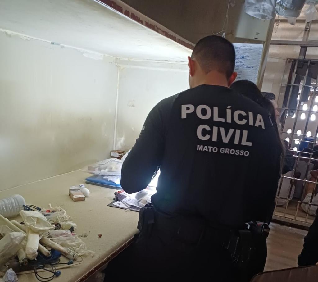 Polícia Civil cumpre mandados contra suspeitos de exaltar facção criminosa nas redes sociais