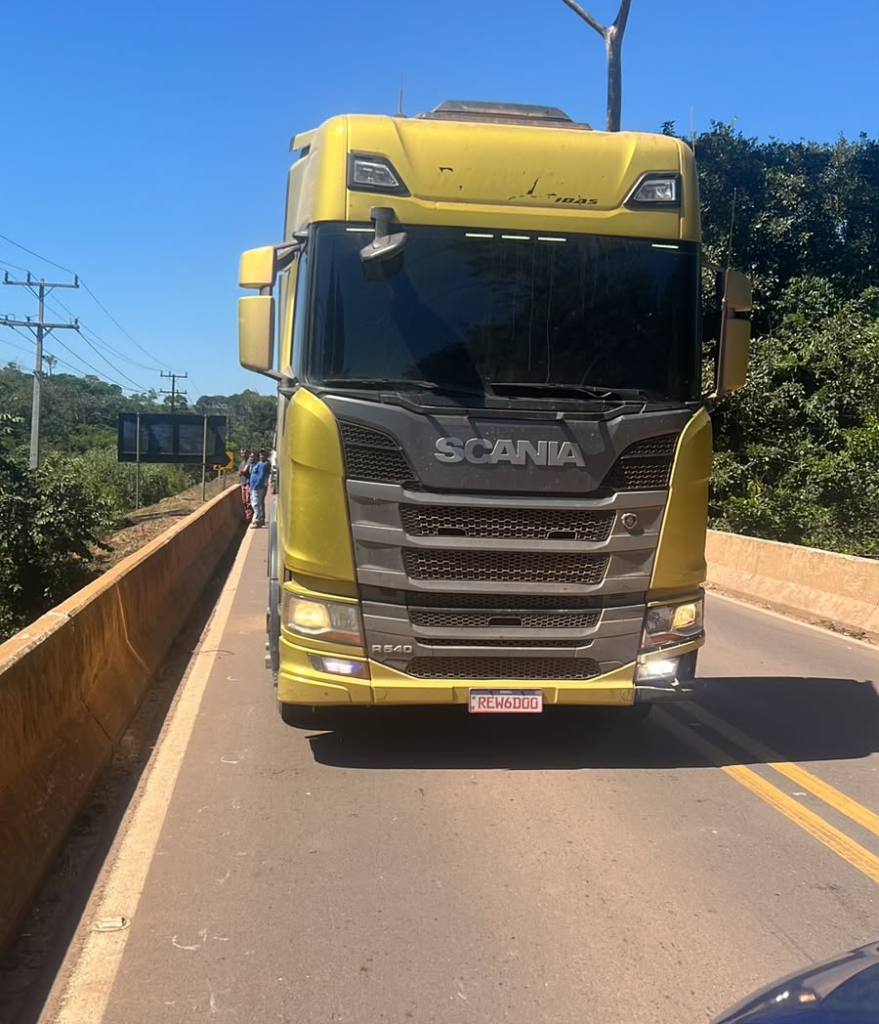 Polícia Militar recupera caminhão roubado e prende suspeito em Carlinda