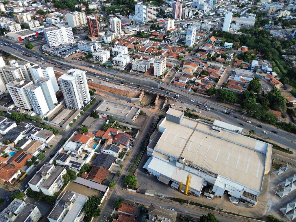 Obras do novo viaduto da Avenida Miguel Sutil avançam para etapa de lançamento de vigas