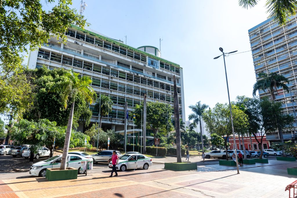 Prefeitura recorre de decisão que suspendeu decreto sobre loteamentos em Cuiabá